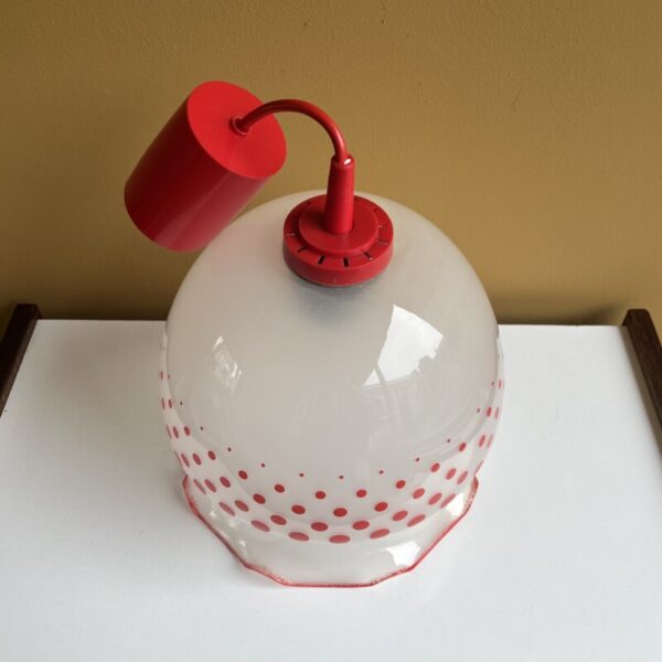 Vintage hanglamp rode stippen opaalglas